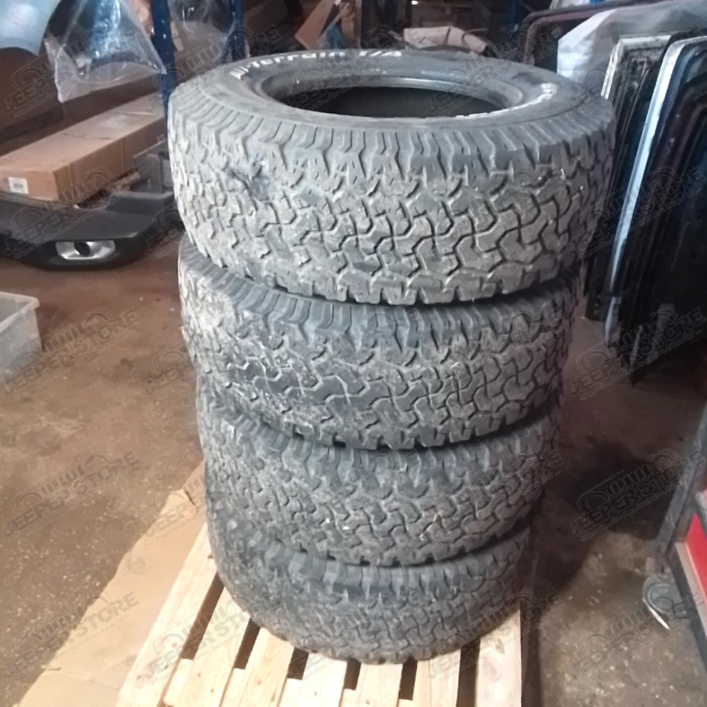 Occasion : Lot de 4 pneus BF Goodrich all terrain KO 285/70R17 / usure : 50% 