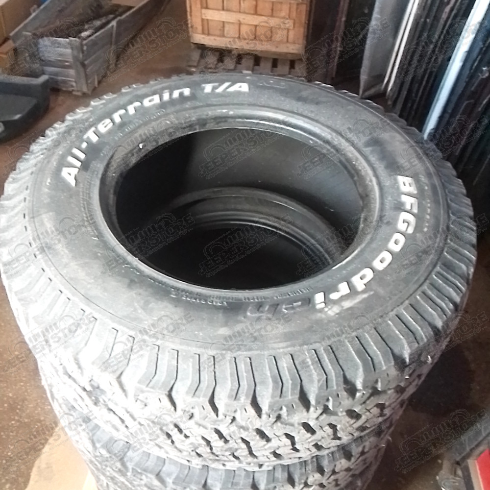 Occasion : Lot de 4 pneus BF Goodrich all terrain KO 285/70R17 / usure : 50% 